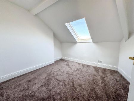3 bedroom end of terrace house to rent - Photo 4