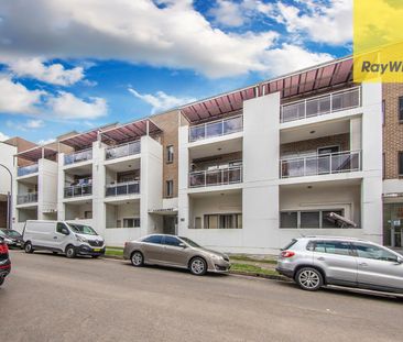 Fantastic 2 Bedroom Apartment - Photo 2