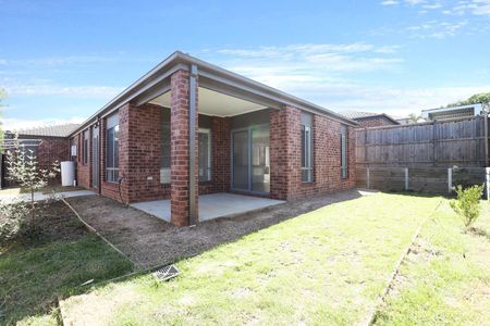 10 Aria Court, Doreen VIC 3754 - Photo 2