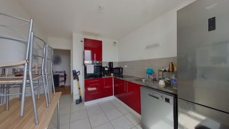 Location Appartement 4 pièces 91m² CHATELLERAULT 86100 - Photo 5