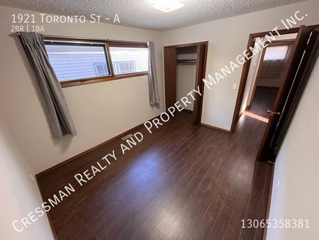 2 Bedroom, 1 Bath Upper Level House - Photo 3