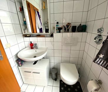 **VERMIETET** Geschmackvolle helle Wohnung für den modernen Single…. - Foto 2