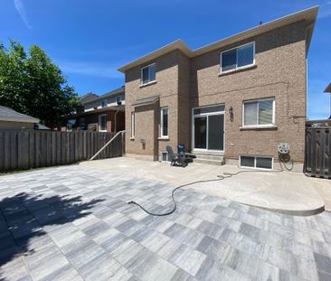 For Lease - 2329 Blue Oak Circle, Oakville, Ontario - Photo 5