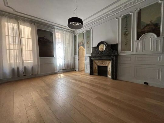 location Appartement T4 DE 90.3m² À TOULON - Photo 1