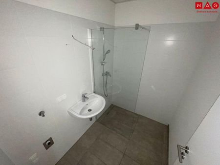 Wohnung mit großem Balkon in den Innenhof! - Photo 4