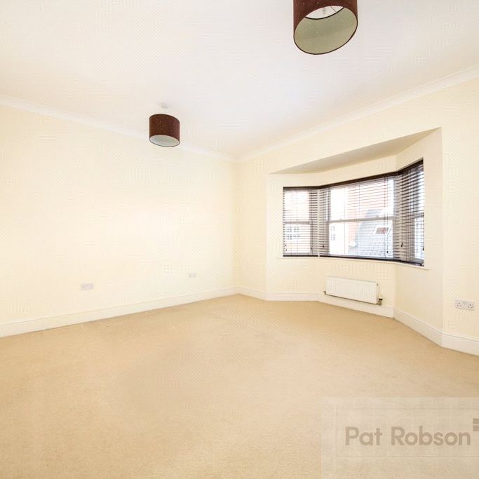 Featherstone Grove, Gosforth - Photo 1