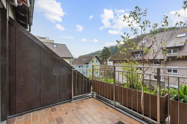 Large duplex apartment - fireplace - 2 balconies - ideal location - Foto 1