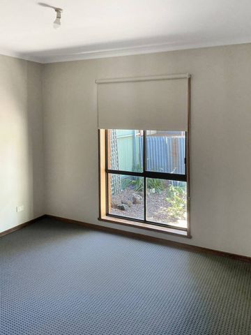 Low-Maintenance 2-Bedroom Unit - Photo 4