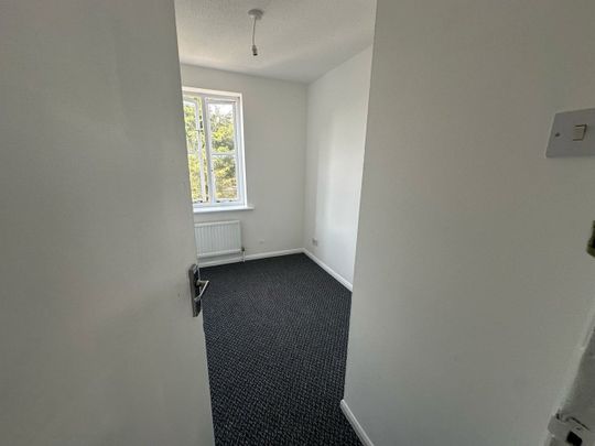 Room in a Shared Flat, Iris Close, E6 - Photo 1