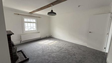 3 bedroom flat to rent - Photo 5