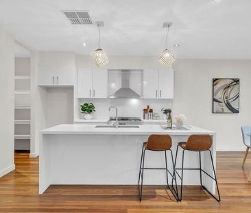 Stylish three bedroom residence, large and energy efficient - Photo 5