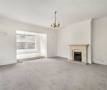 A five bedroom detached family home with a garage and off-street pa... - Photo 2