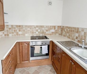 1 bedroom retirement property to rent - Photo 3