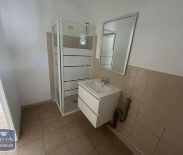 Location Appartement 1 pièce 27m² CHATEAUNEUF LES MARTIGUES 13220 - Photo 3