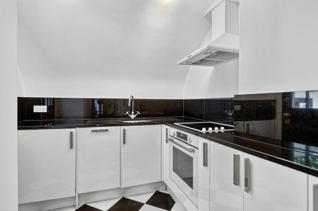 4 bedroom terraced house to rent - Photo 4