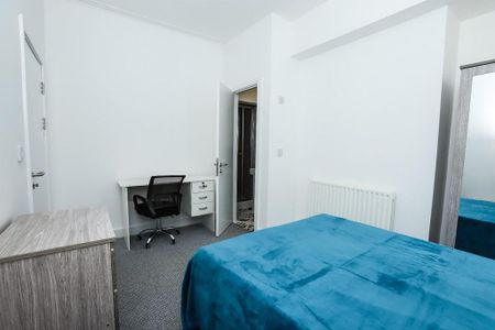 4 bedroom terraced house to rent - Photo 4