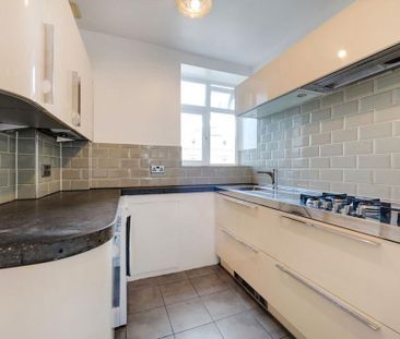 3 bedroom flat to rent - Photo 5