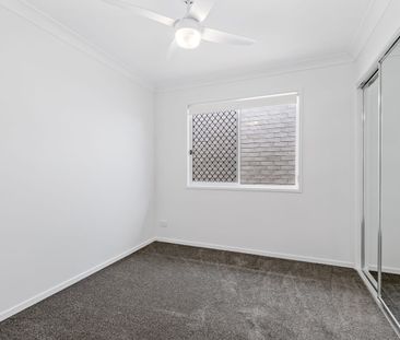 NEAR NEW, STUNNING AND SPACIOUS 4 BEDROOM HOME WITH DOUBLE AIR CONS... - Photo 1