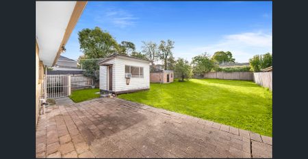 Bright and Spacious Family Home in a Sought-After Location - Photo 5