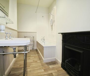2 bedroom terraced house to rent - Photo 2