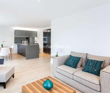 Kew Bridge West, Brentford, TW8 - Photo 1