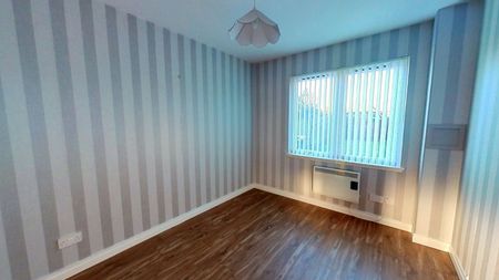 2 bedroom semi-detached house to rent - Photo 4