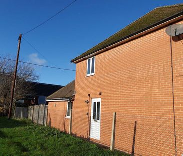 2 bedroom maisonette to rent - Photo 2