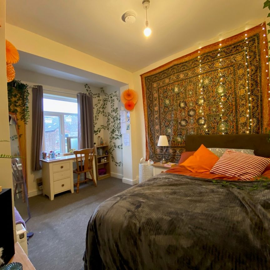 5 Bed Terraced House, Mabfield Road, M14 - Photo 1