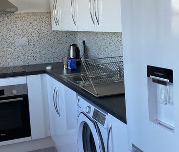 Room in a Shared Flat, Sovereign House, SE18 - Photo 6