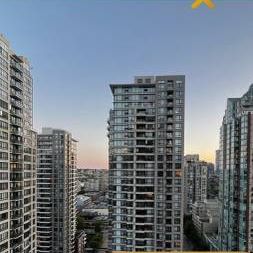 Furnished One Bedroom + large DEN (Yaletown) - Photo 1