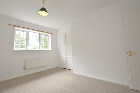 2 bedroom end of terrace house to rent - Photo 3