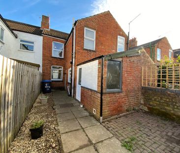2 bedroom terraced house to rent - Photo 4