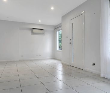 VIBRANT TOWNHOUSE ON THE CUSP OF THE CITY - Photo 1