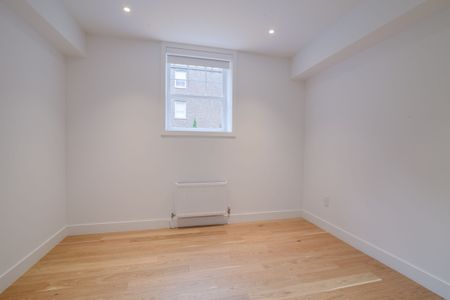 4715 Queen Mary Road - Photo 3