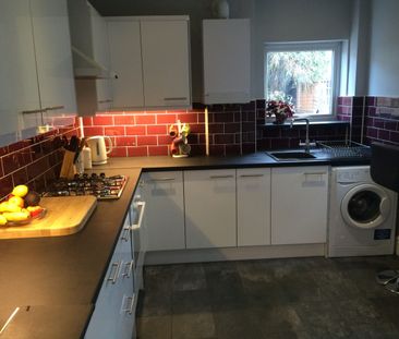 Double Room - 10 mins bus or cycle to town - Photo 5