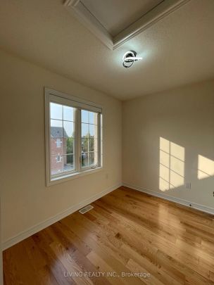 Condo Townhouse For Lease | N9255946 - Photo 1