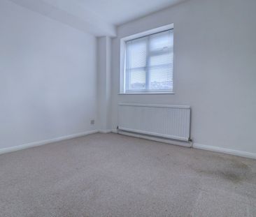 4 bedroom flat to rent - Photo 5