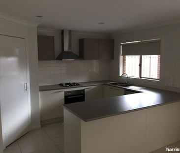 LARGE FOUR BEDROOM HOUSE - NOT TO BE MISSED!!! ** Open For Inspecti... - Photo 2