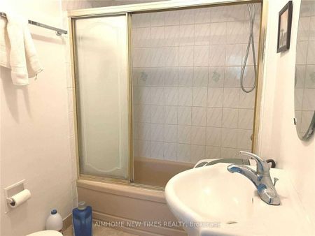 For Lease - 7 Leavey Court Unit# Upper, Toronto, Ontario - Photo 5