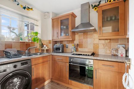 2 bedroom terraced house to rent - Photo 4