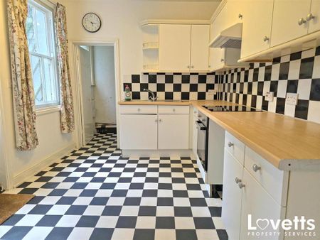 2 bedroom flat to rent - Photo 5