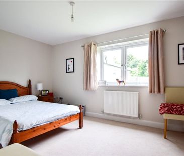 Well presented 2 bedroom apartment to rent in the popular village o... - Photo 4
