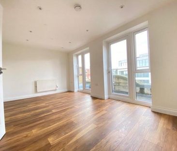 Canberra Road, London - Photo 3