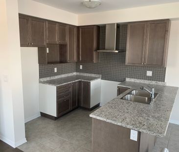 For Lease - 32 Oaktree Drive, Haldimand, Ontario - Photo 2