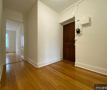 Very nice 3 room apartment renovated in old style with balcony in t... - Foto 1