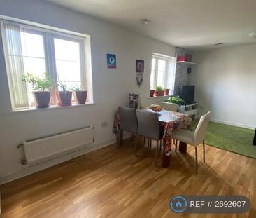 2 bedroom flat to rent - Photo 2
