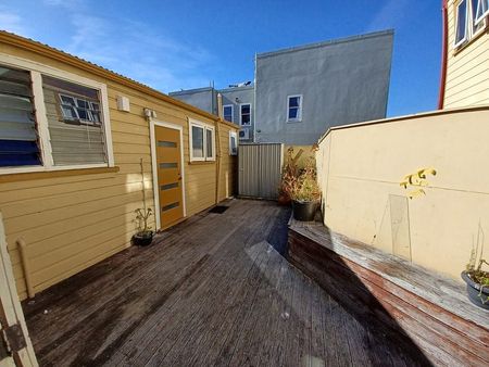 Charming Victorian Villa in the Heart of Te Aro - Photo 3