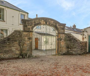 3 bedroom coach house to rent - Photo 6