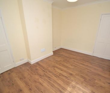 2 bedroom semi-detached house to rent - Photo 2