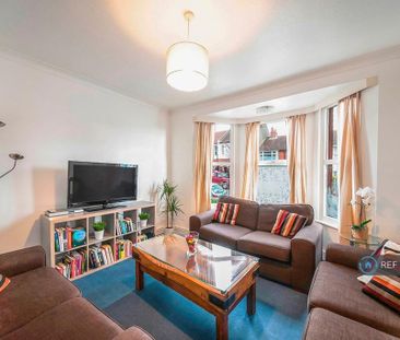 1 bedroom in a house share to rent - Photo 1